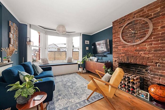 2 Bedroom Flat For Sale In Deerbrook Road, Herne Hill, London, SE24