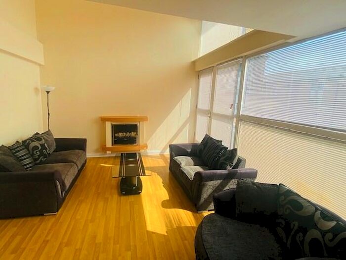 4 Bedroom Flat To Rent In Minerva Way, Finnieston, Glasgow, G3