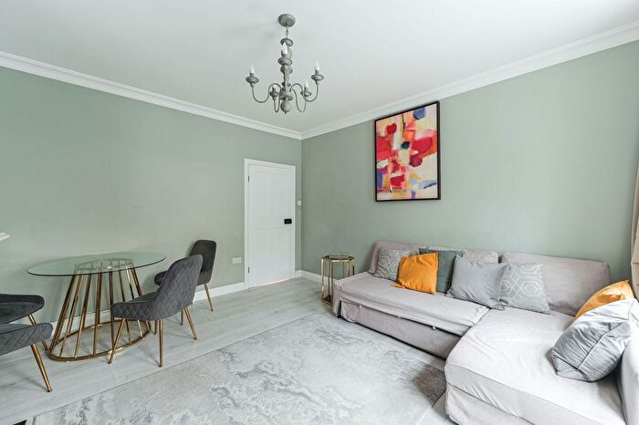 2 Bedroom Flat For Sale In Causton Street, Westminster, London, SW1P