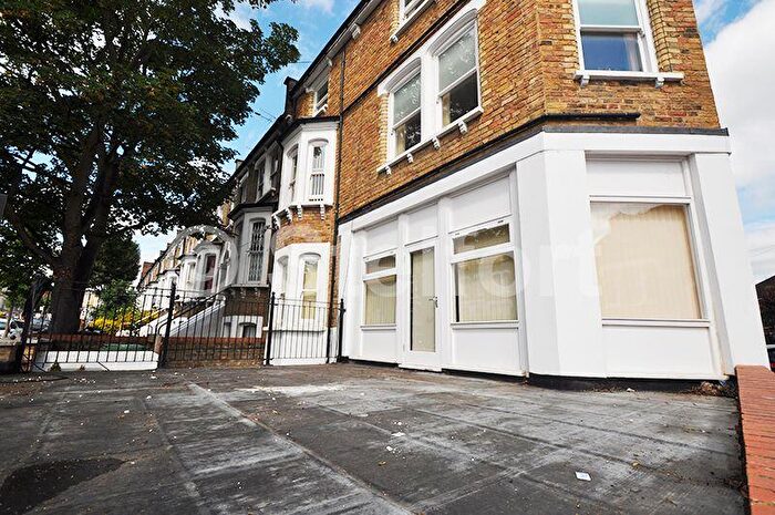3 Bedroom Apartment To Rent In Warrender Road, Tufnell Park, N19