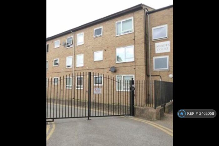 1 Bedroom Flat To Rent In Abbots Court, London, SE25