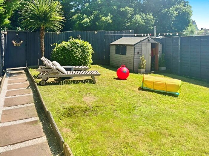 3 Bedroom Terraced House For Sale In Whitesands Road, Llanishen, Cardiff, CF14