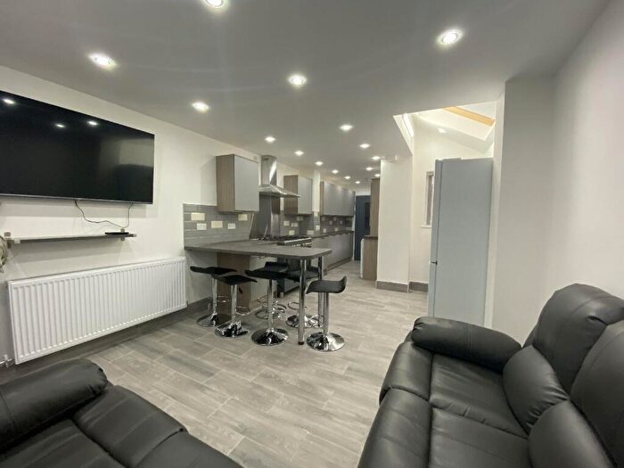 6 Bedroom House To Rent In Teignmouth Road, Selly Oak, Birmingham, West Midlands, B29