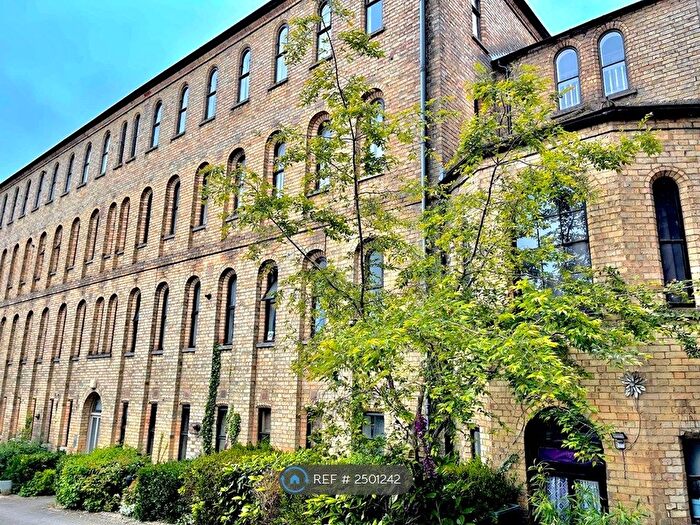 2 Bedroom Flat To Rent In Markhams Court, Buckingham, MK18