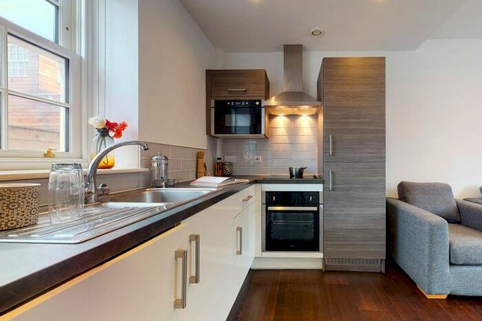 2 Bedroom Flat To Rent In Apt, Park Square Residence #, LS1