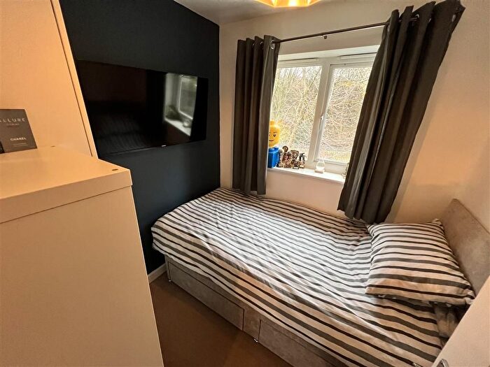 3 Bedroom Terraced House For Sale In Cromwell Mount, Pontefract, WF8