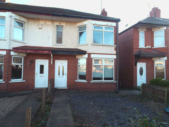 3 Bedroom End Of Terrace House To Rent In County Road South, HU5