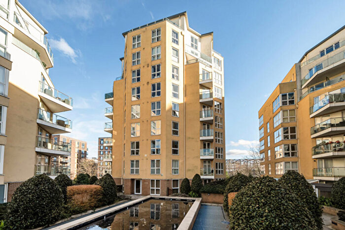 2 Bedroom Flat For Sale In Water Gardens Square, Surrey Quays, SE16
