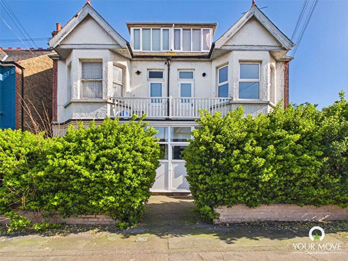 1 Bedroom Flat For Sale In Lyndhurst Avenue, Margate, Kent, CT9