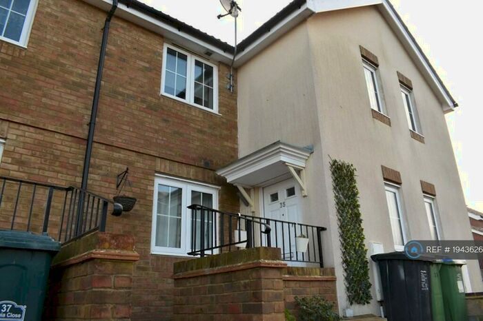 2 Bedroom Terraced House To Rent In Sarnia Close, Peacehaven, BN10