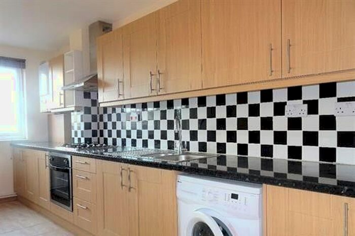 1 Bedroom Flat To Rent In Second Floor Flat, A High Road, Leyton, London, E10