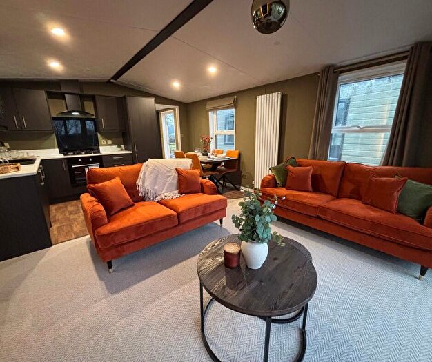 2 Bedroom Mobile Home For Sale In Akebar Park Country Park, Leyburn, North Yorkshire, DL8