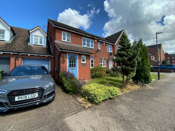4 Bedroom House To Rent In Faulconbridge Way, Heathcote, Warwick, CV34
