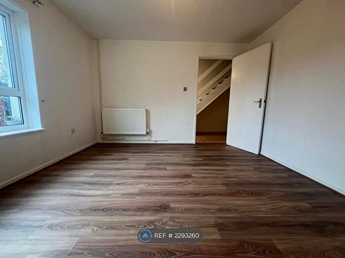 3 Bedroom Semi-Detached House To Rent In Honeyhill, Peterborough, PE4