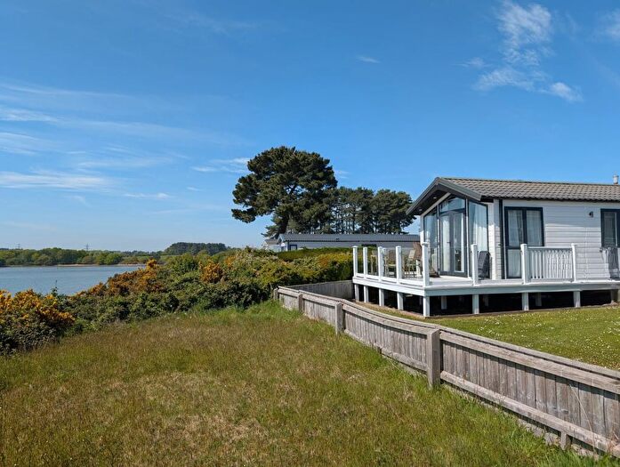 2 Bedroom Mobile/park Home For Sale In Harbour View, Rockley Park, Poole, BH15