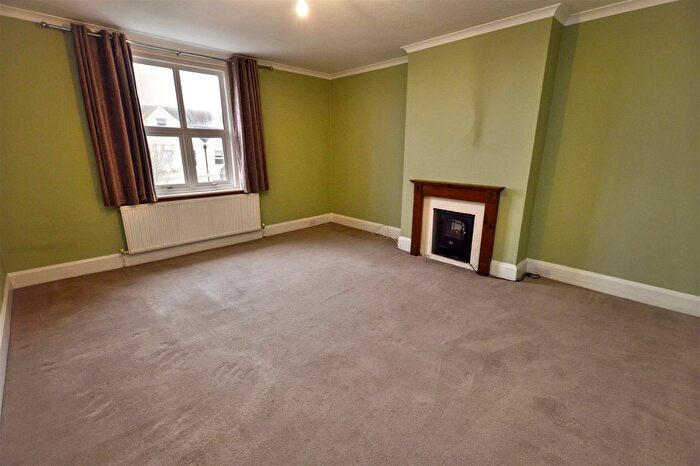 2 Bedroom Flat To Rent In Enys Road, Upperton, BN21