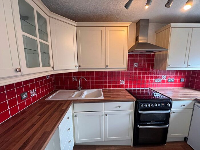 1 Bedroom Flat To Rent In Pennycroft, Pixton Way, Croydon, Surrey, CR0