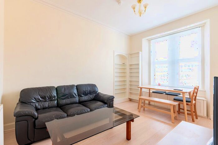 2 Bedroom Flat To Rent In Hillend Place, Edinburgh, EH8