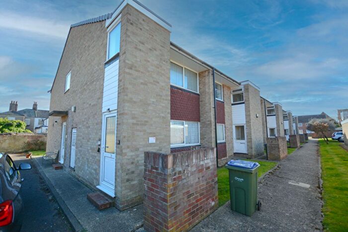 1 Bedroom Flat To Rent In York Road, Littlehampton, BN17