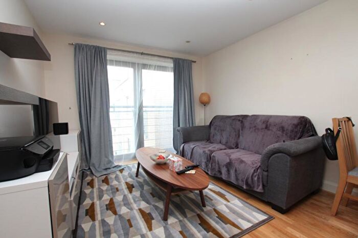1 Bedroom Apartment To Rent In Kings Square Avenue - City Centre, BS2