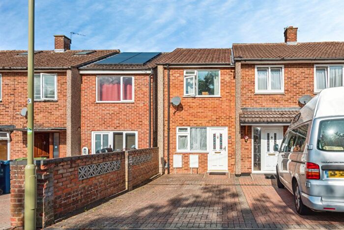 2 Bedroom End Terrace House For Sale In Merlin Road, Oxford, OX4
