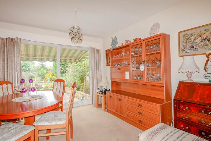 3 Bedroom Detached House For Sale In Brookmead Drive, Wallingford, OX10