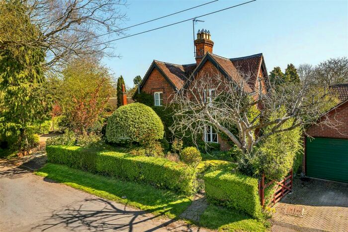 4 Bedroom Detached House For Sale In Rose Tree Cottage, Moor End Road, Radwell, MK43