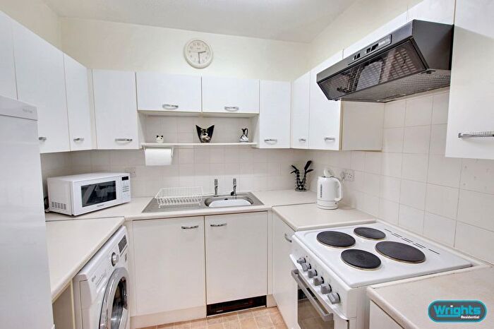 1 Bedroom Flat For Sale In Polebarn Road, Trowbridge, BA14