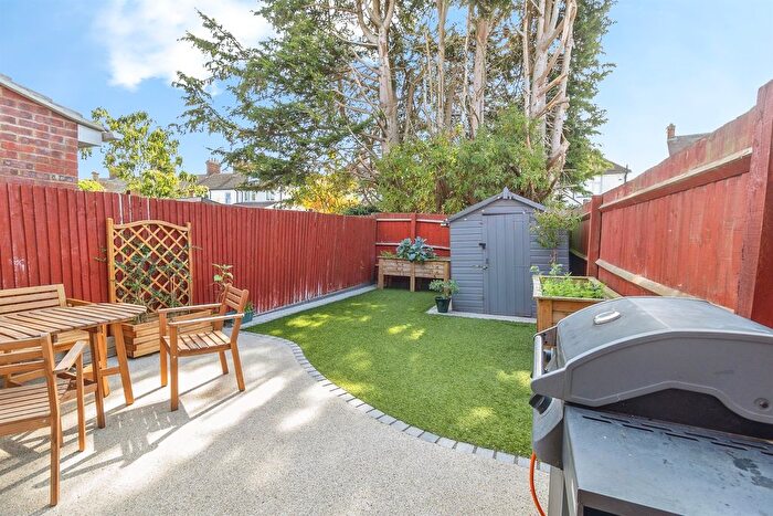 3 Bedroom End Of Terrace House For Sale In St Georges Close, Leighton Buzzard, LU7