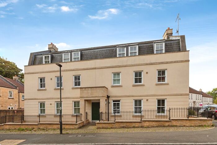 2 Bedroom Flat For Sale In Eveleigh Avenue, Bath, BA1