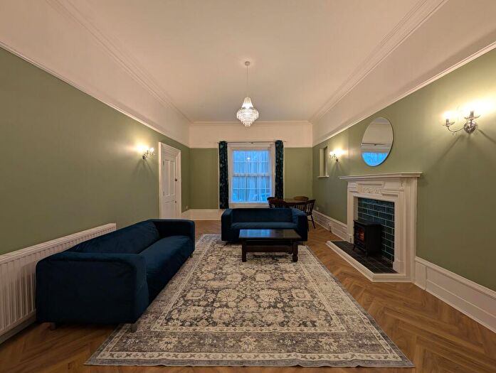 1 Bedroom Apartment To Rent In Old Warwick Road, Olton, Solihull, B92