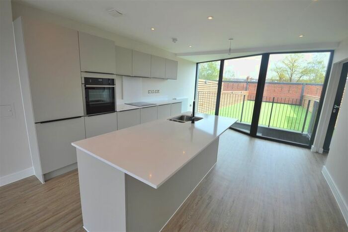 3 Bedroom Town House To Rent In Brown Street, Hale, WA14