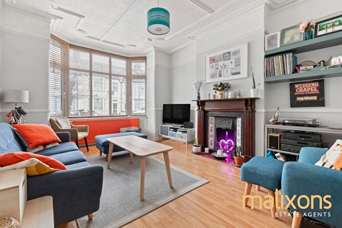 3 Bedroom Terraced House For Sale In Park Avenue, Mitcham, CR4