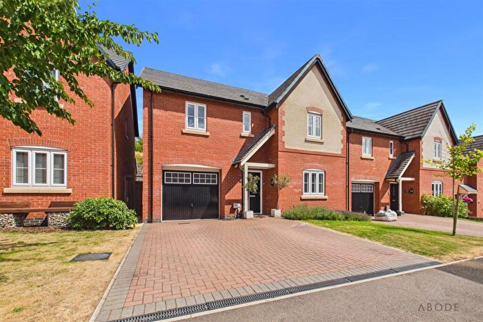 4 Bedroom Detached House For Sale In Fern Tree Walk, Burton-On-Trent, DE13