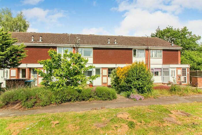 1 Bedroom Maisonette To Rent In Rowland Way, Aylesbury, HP19