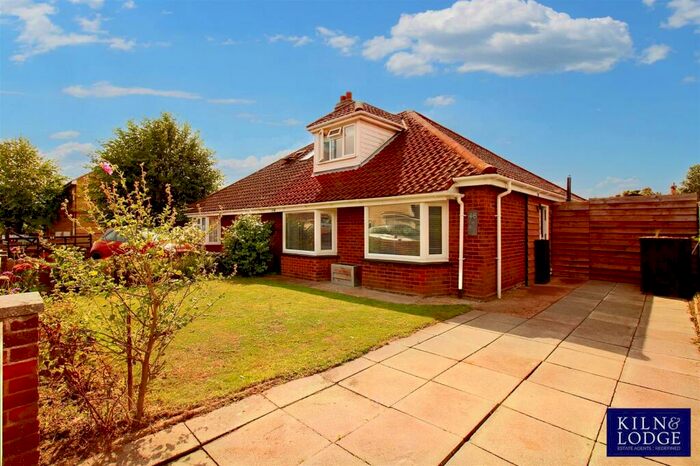 3 Bedroom Chalet To Rent In Eastern Road, Burnham-On-Crouch, CM0