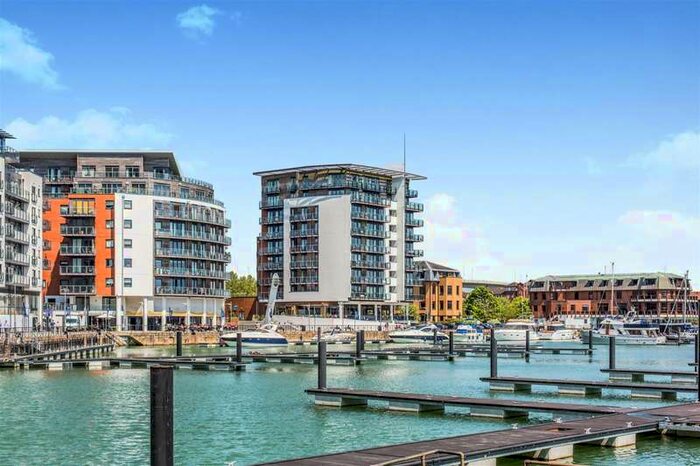 2 Bedroom Apartment To Rent In Sundowner, Ocean Village, Southampton, SO14