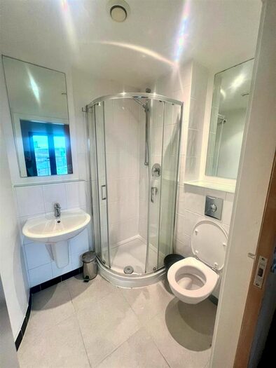 2 Bedroom Flat To Rent In Gotts Road, Leeds, LS12