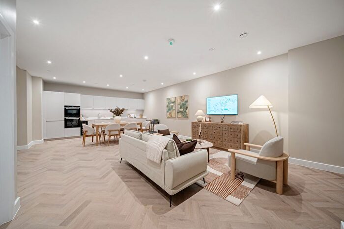 1 Bedroom Flat For Sale In Wimbledon Place, Wimbledon, SW19