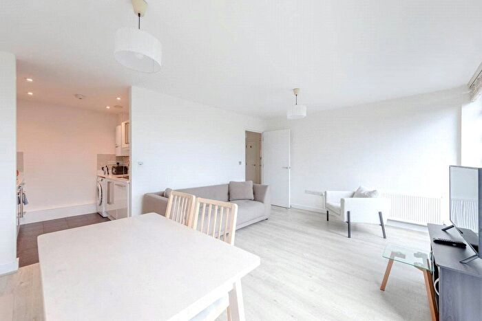 1 Bedroom Flat To Rent In De Beauvoir Crescent, London, N1