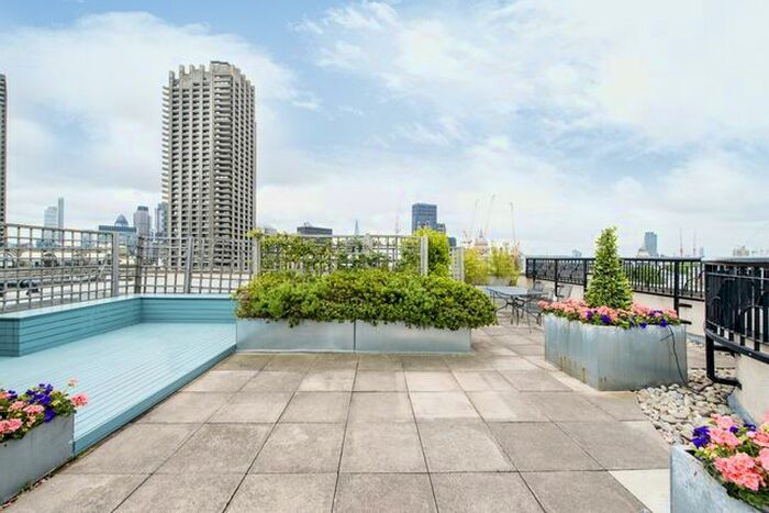 Studio To Rent In Charterhouse Square, London, EC1M