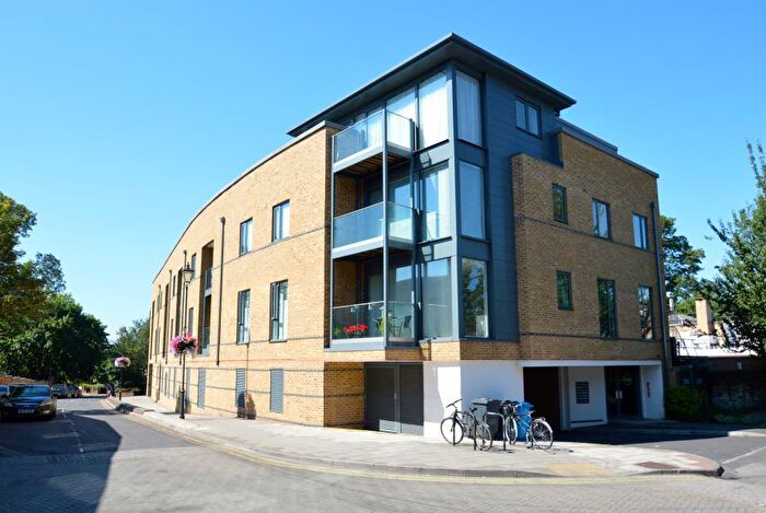 2 Bedroom Apartment To Rent In Acre Passage, Windsor, SL4