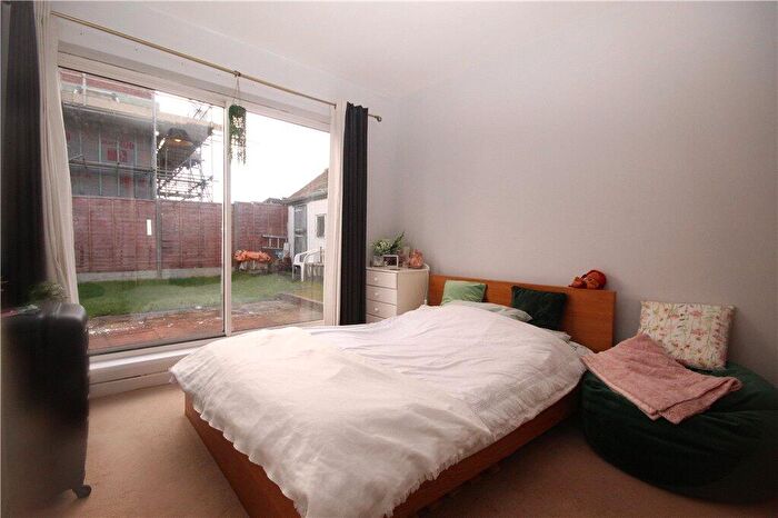 3 Bedroom Apartment To Rent In Aldershot Road, Guildford, Surrey, GU2