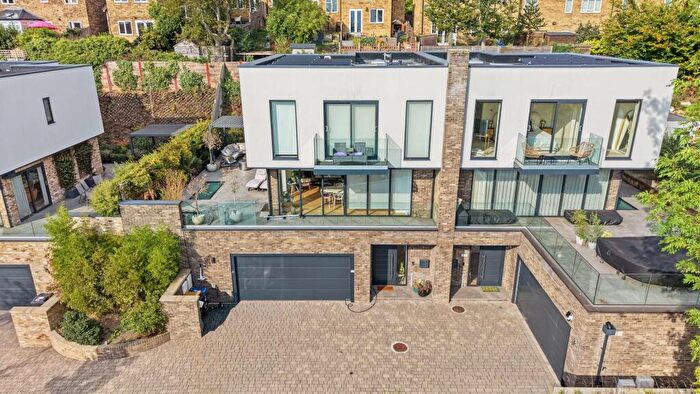 3 Bedroom Semi-Detached House To Rent In Hertingfordbury Road, Hertingfordbury, Hertford, SG14