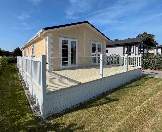 2 Bedroom Mobile/park Home For Sale In Warren Park, Portsmouth Road, Thursley, Godalming, GU8