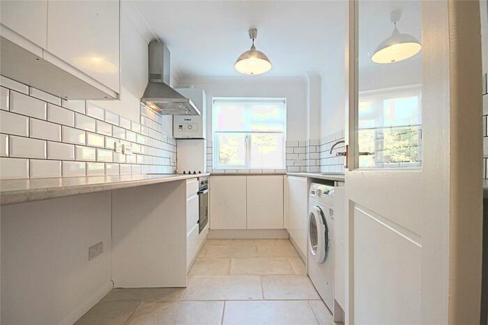 1 Bedroom Flat To Rent In Harris Close, Enfield, EN2