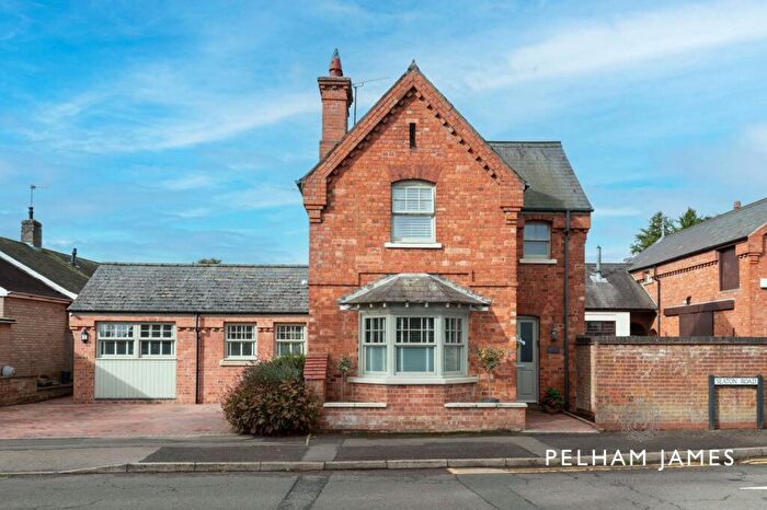 3 Bedroom Semi-Detached House For Sale In Seaton Road, Uppingham, LE15