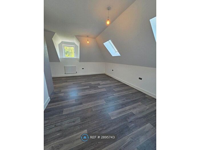 3 Bedroom Flat To Rent In Coombes House, Purley, CR8