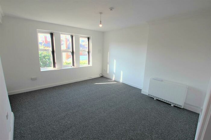 Apartment To Rent In Clarendon Park Road, Leicester, LE2