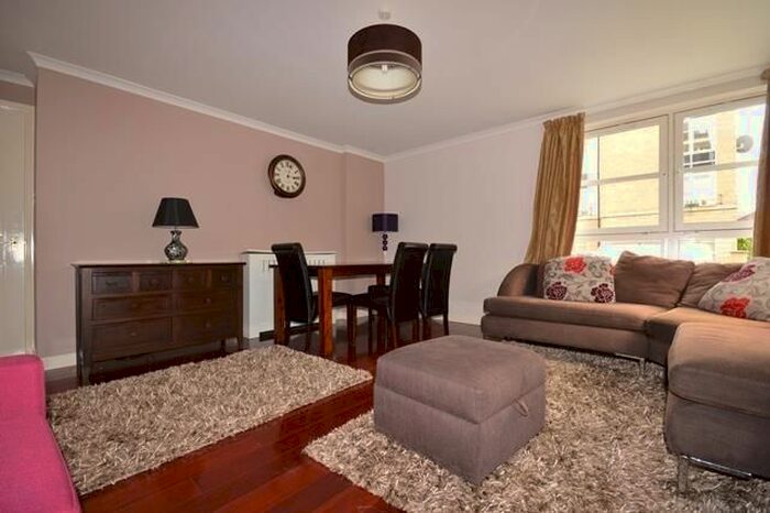 3 Bedroom Flat To Rent In Blandfield, Edinburgh, EH7